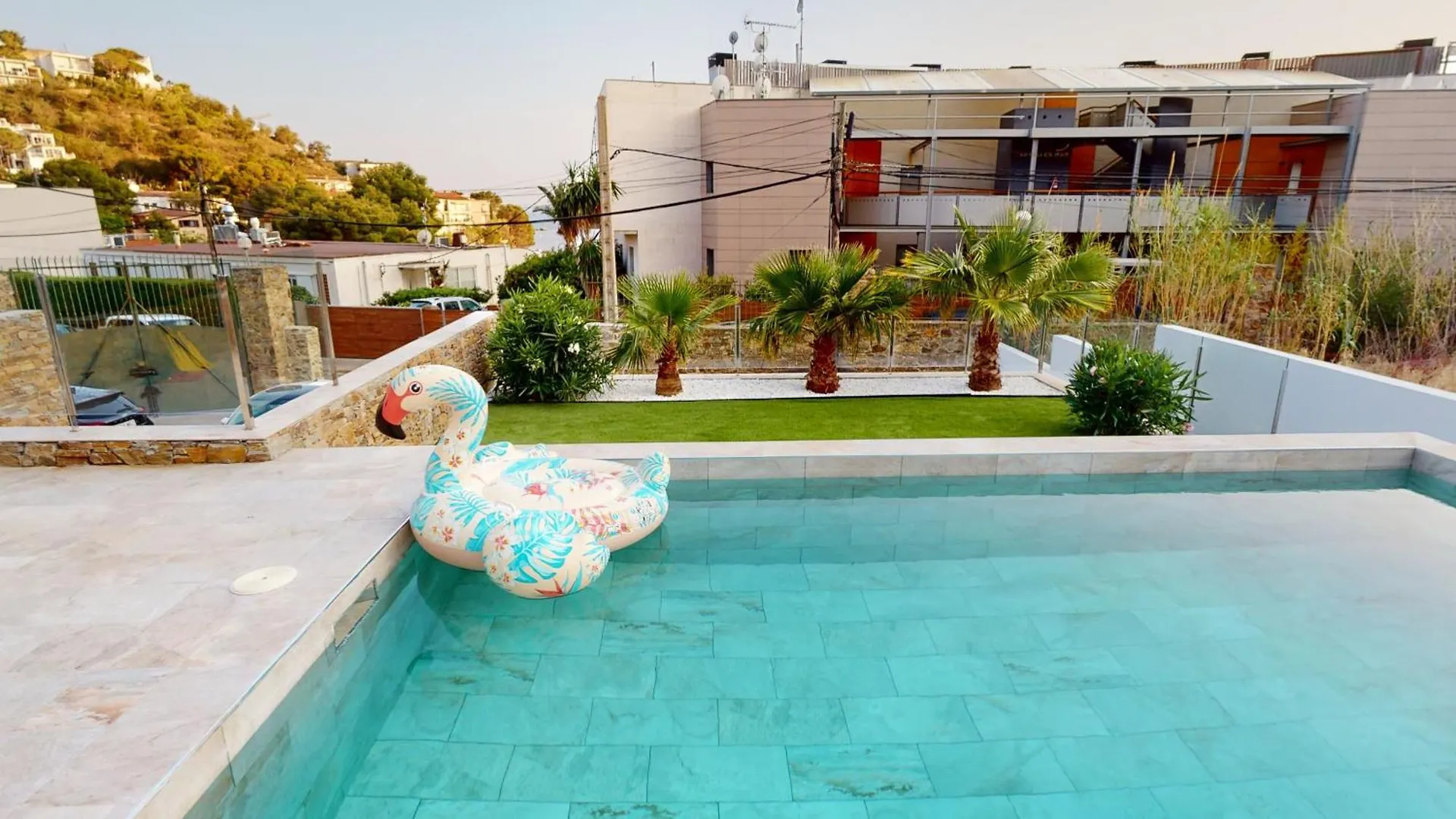 רוזס Maison, Piscine, Plage, Commerce Restaurant