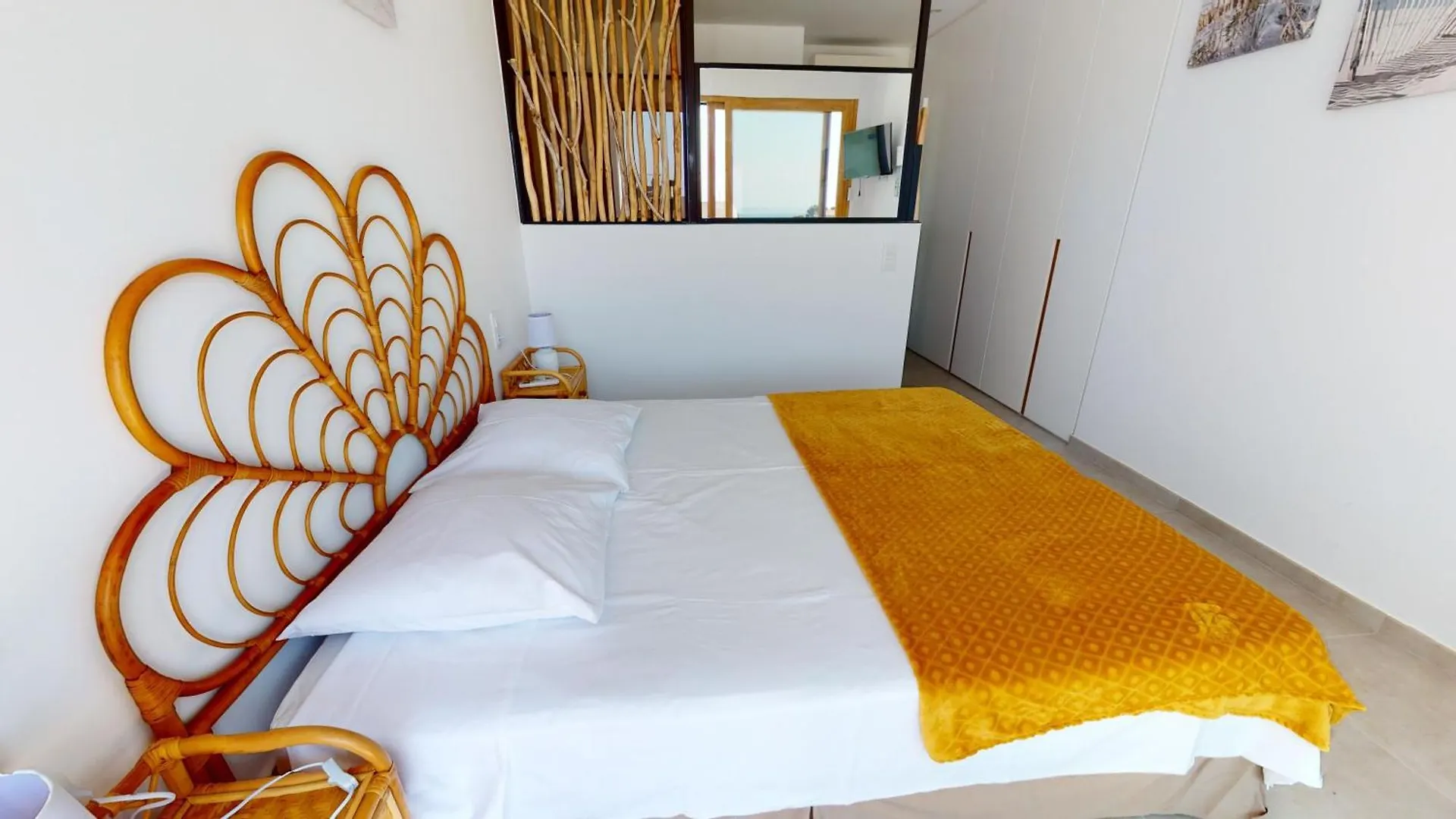 רוזס Maison, Piscine, Plage, Commerce Restaurant 0*,